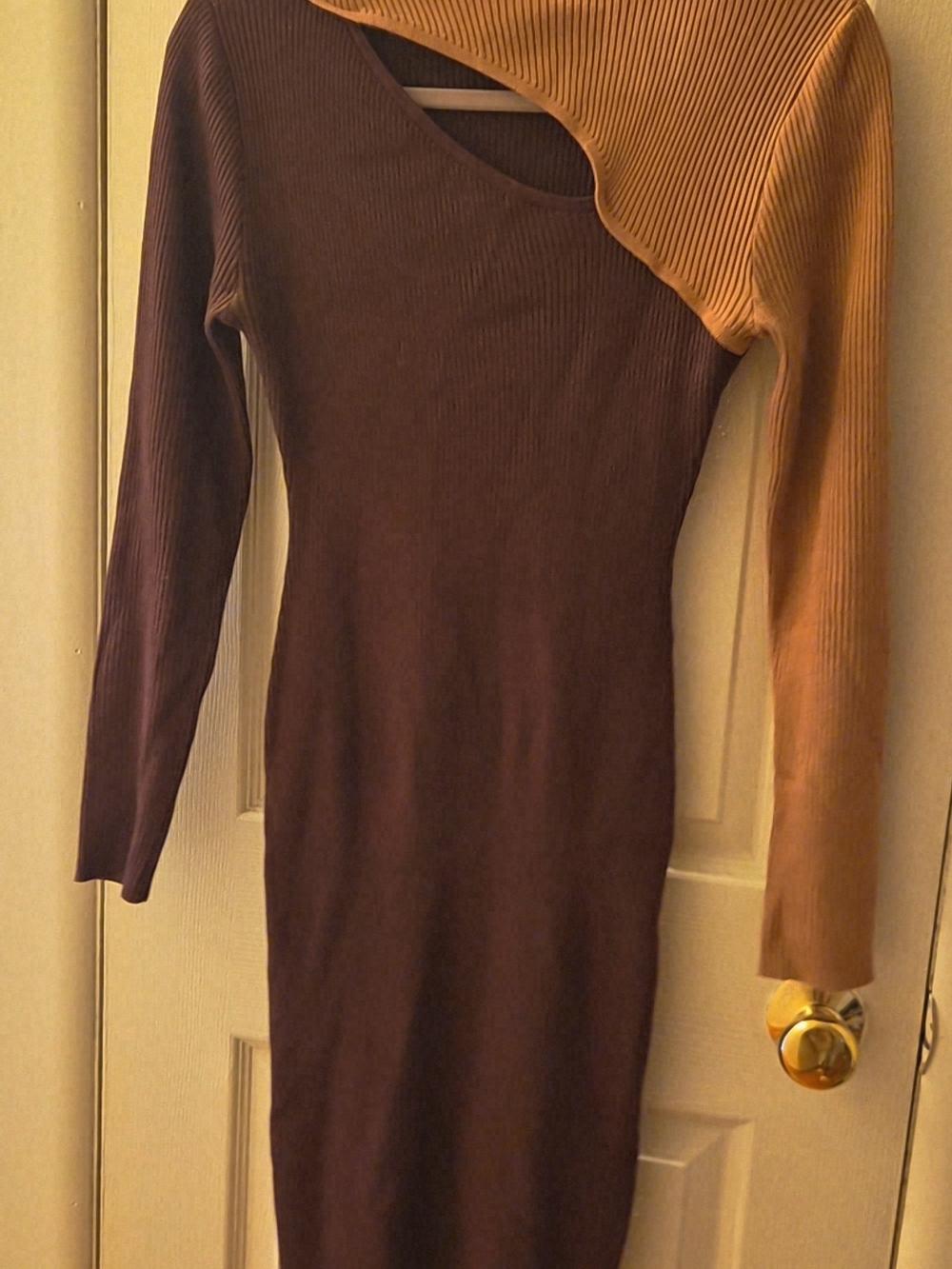Almost Famous Two-Tone Brown & Tan Ribbed Asymmetric Long Sleeve Dress